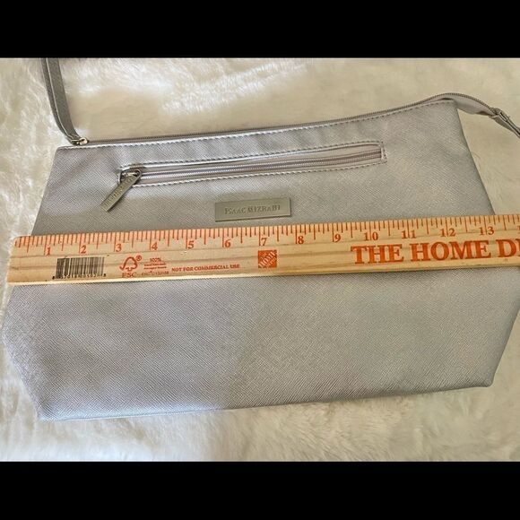NWOT silver Isaac Mizrahi Cosmetic bag - Picture 7 of 9